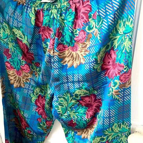 Floral silky pajama set - Picture 5 of 7